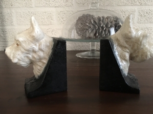 Bookend set of cast iron terrier heads, lacquered.